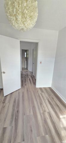 20811 Richland Avenue, Oakland Gardens, NY 11364