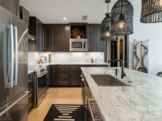 145 Biltmore Avenue 700, Asheville, NC 28803