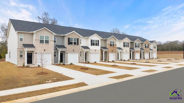 202 Kenmore Circle, Perry, GA 31069