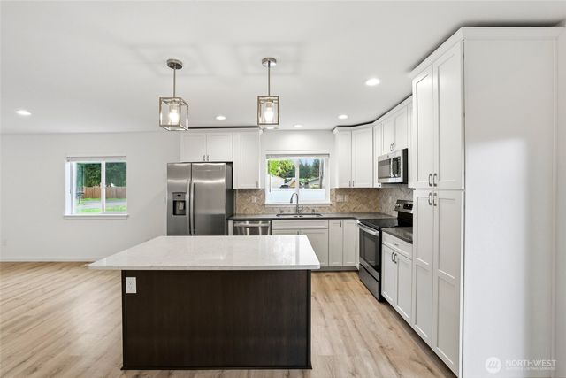 9815 178th Way SW, Rochester, WA 98579