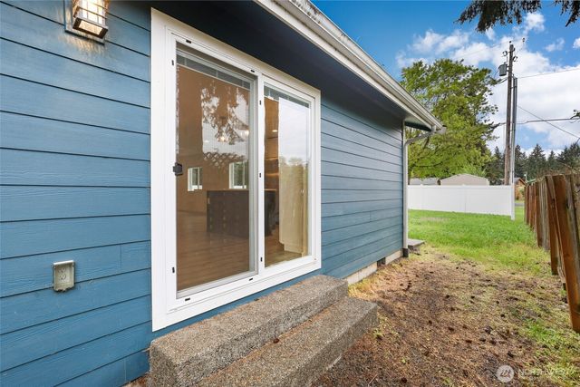 9815 178th Way SW, Rochester, WA 98579