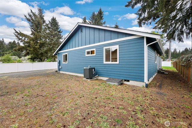 9815 178th Way SW, Rochester, WA 98579