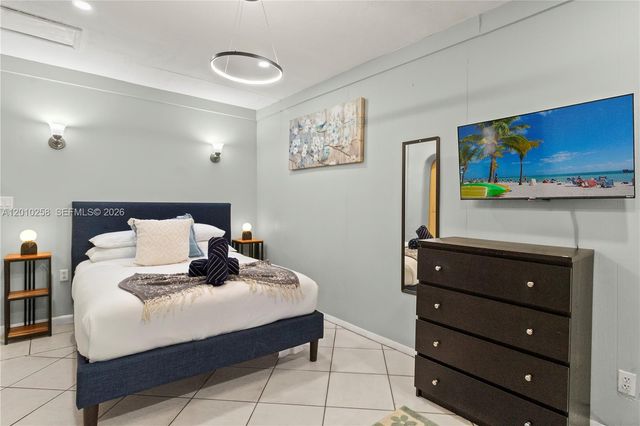 3024 NE 2nd Ter, Wilton Manors, FL 33334