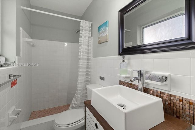 3024 NE 2nd Ter, Wilton Manors, FL 33334