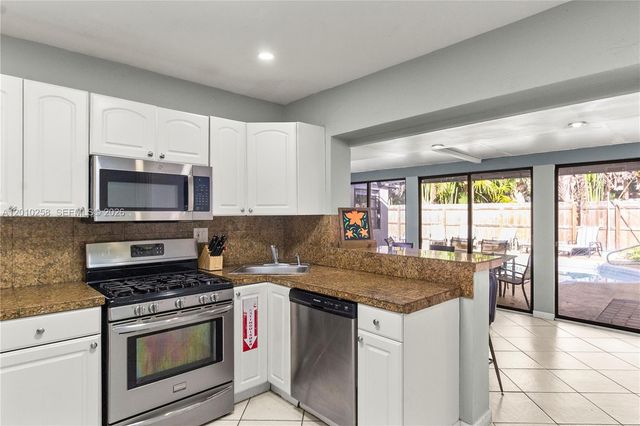 3024 NE 2nd Ter, Wilton Manors, FL 33334