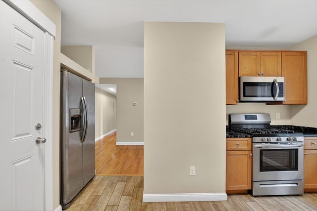 25 Main St Apt 3, Somerville, MA 02145