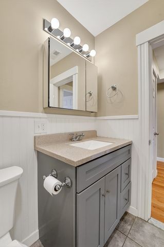 25 Main St Apt 3, Somerville, MA 02145