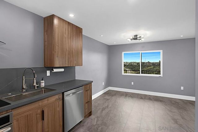 3065 Cowley Way 46, San Diego, CA 92117