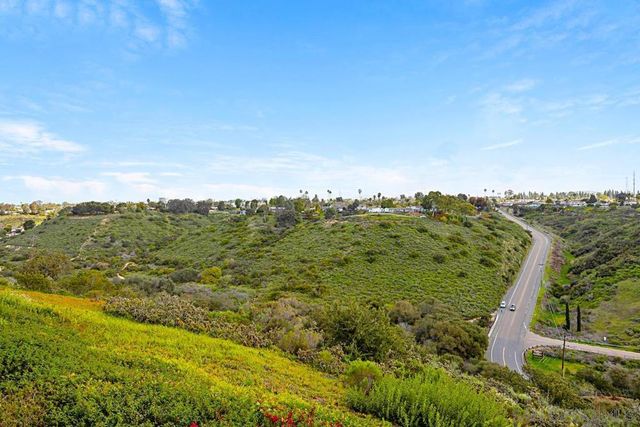 3065 Cowley Way 46, San Diego, CA 92117