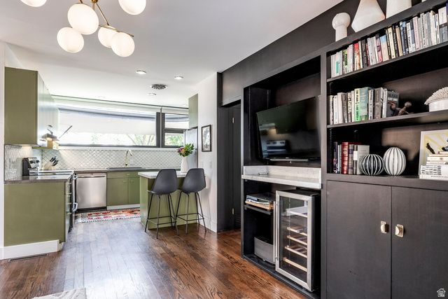 2071 E ST. MARYS DR, Salt Lake City, UT 84108