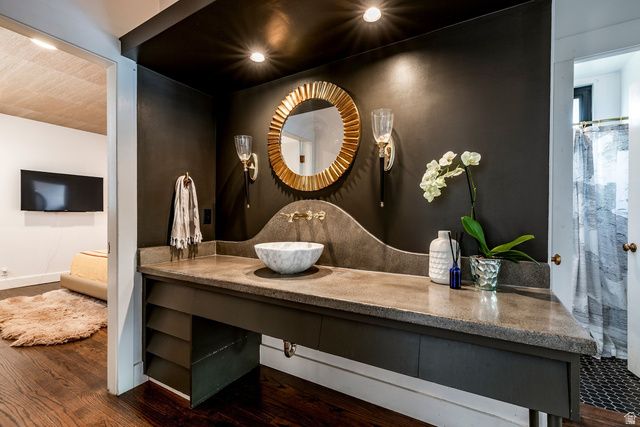 2071 E ST. MARYS DR, Salt Lake City, UT 84108