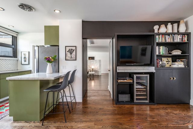 2071 E ST. MARYS DR, Salt Lake City, UT 84108