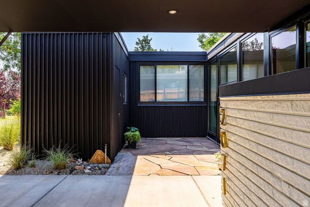 2071 E ST. MARYS DR, Salt Lake City, UT 84108