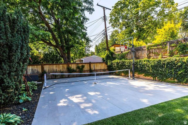 2071 E ST. MARYS DR, Salt Lake City, UT 84108