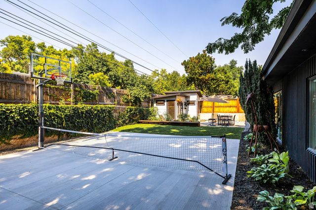 2071 E ST. MARYS DR, Salt Lake City, UT 84108
