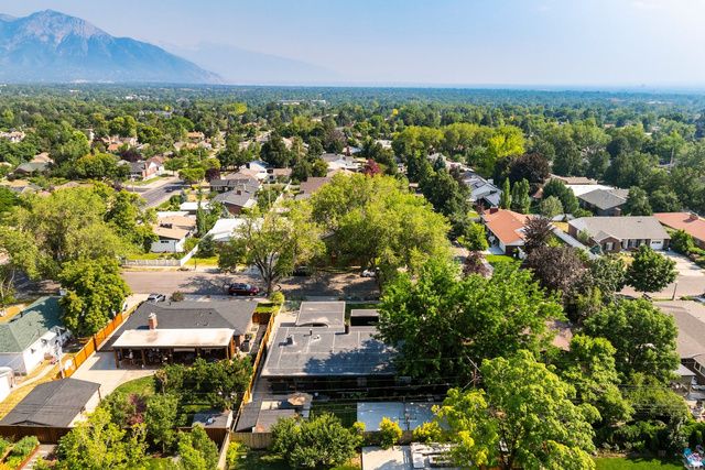 2071 E ST. MARYS DR, Salt Lake City, UT 84108