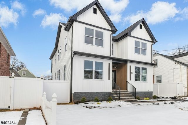 61 W Colfax Ave, Roselle Park Boro, NJ 07204