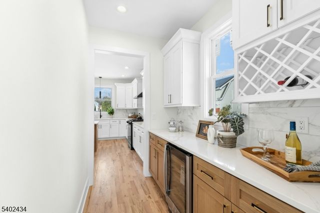 61 W Colfax Ave, Roselle Park Boro, NJ 07204