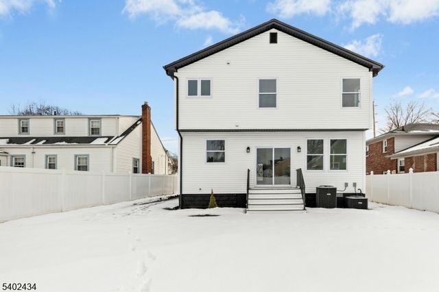 61 W Colfax Ave, Roselle Park Boro, NJ 07204