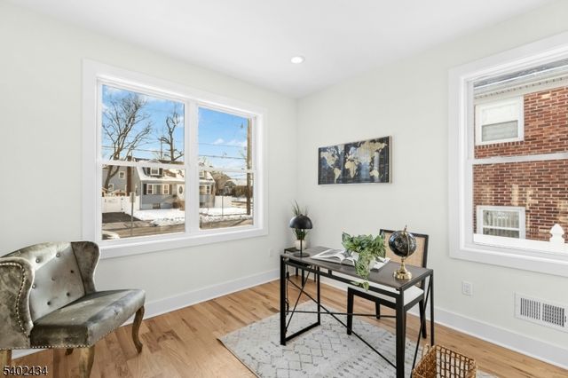 61 W Colfax Ave, Roselle Park Boro, NJ 07204