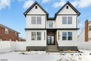 61 W Colfax Ave, Roselle Park Boro, NJ 07204