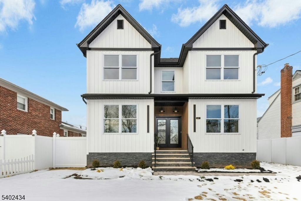 61 W Colfax Ave, Roselle Park Boro, NJ 07204