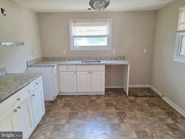 9 THORNTOWN LN, Bordentown, NJ 08505
