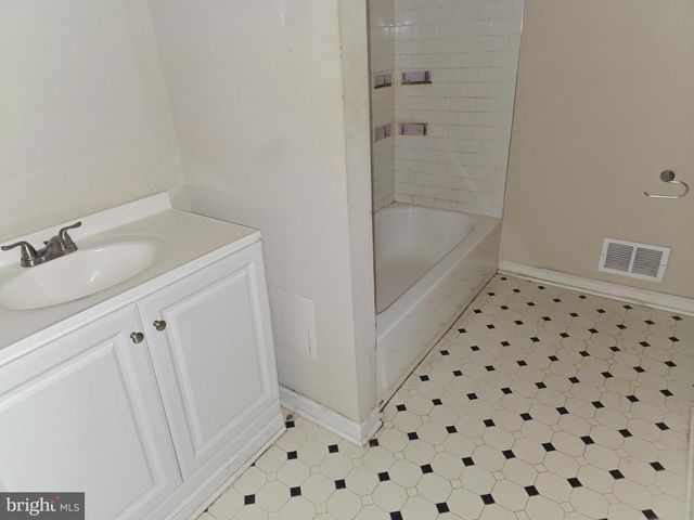 9 THORNTOWN LN, Bordentown, NJ 08505