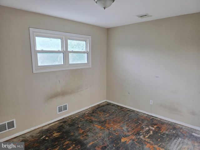 9 THORNTOWN LN, Bordentown, NJ 08505