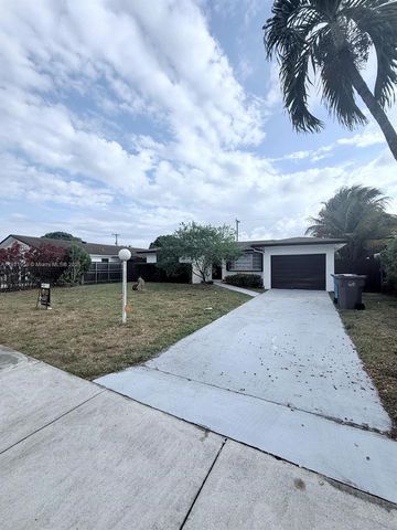 4240 SW 27th St 1, West Park, FL 33023