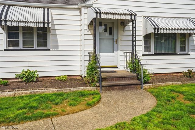 2953 Gibbs Avenue NE, Canton, OH 44714