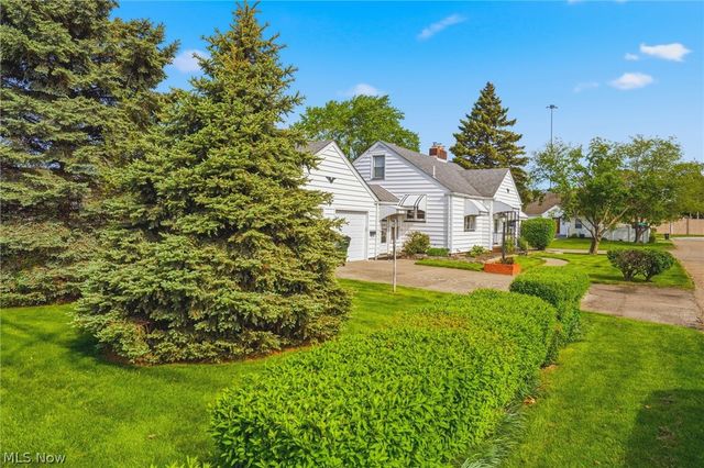 2953 Gibbs Avenue NE, Canton, OH 44714