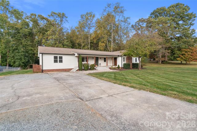1335 Blacksnake Road, Stanley, NC 28164