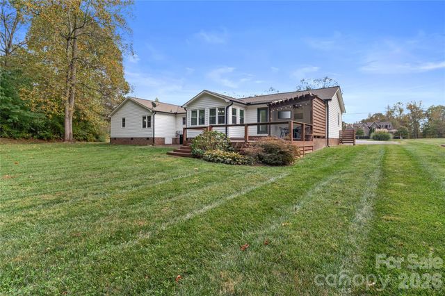 1335 Blacksnake Road, Stanley, NC 28164