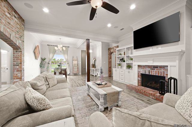 39478 Oceanview Ave, Prairieville, LA 70769