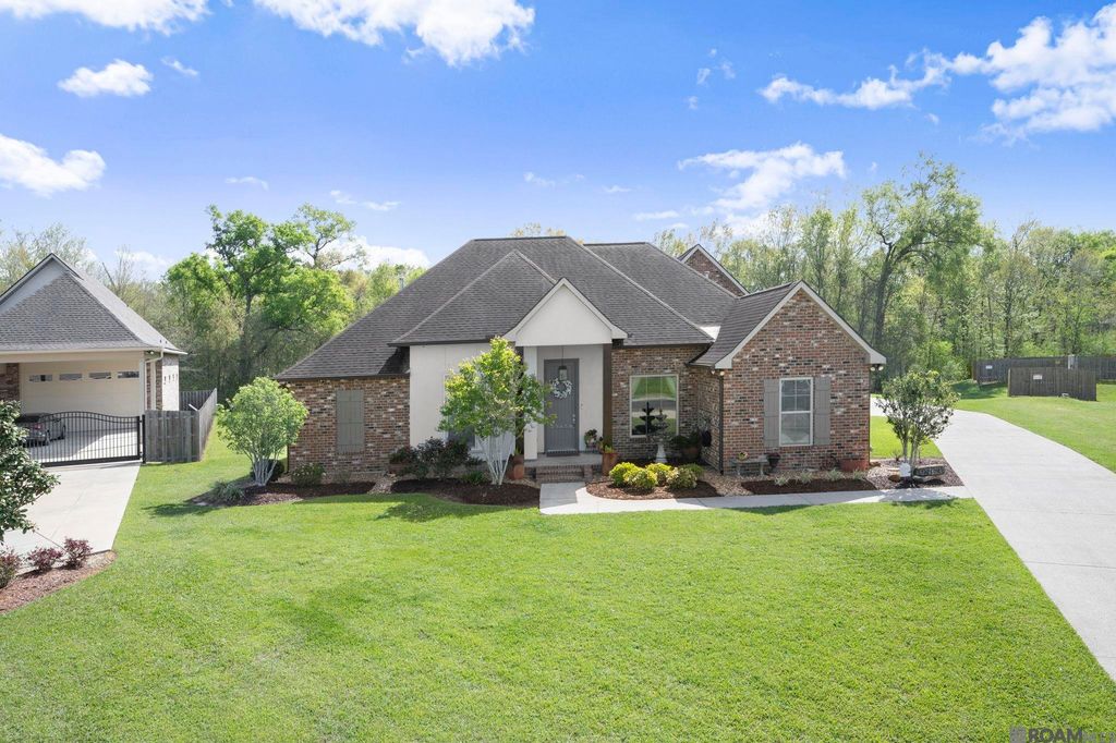 39478 Oceanview Ave, Prairieville, LA 70769