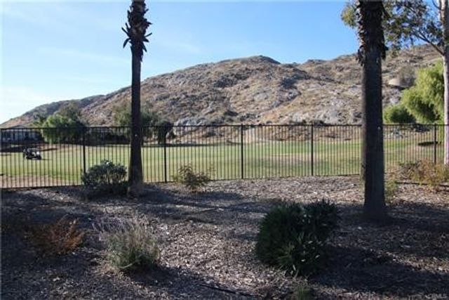8245 Campbell Court, Hemet, CA 92545
