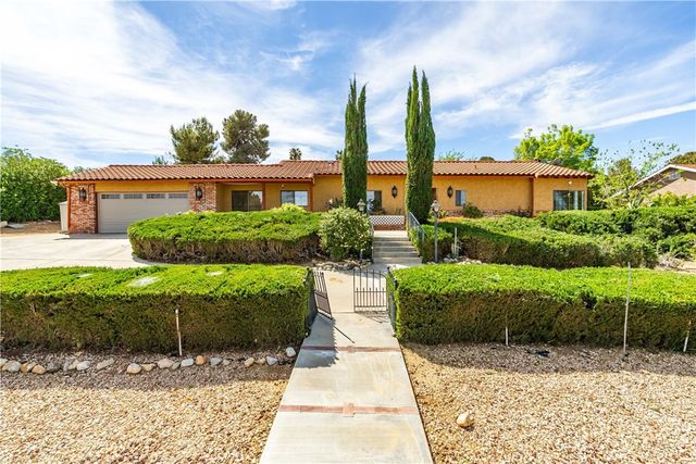 31817 Saint Anne Drive, Llano, CA 93544