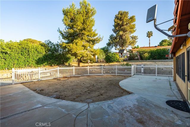 31817 Saint Anne Drive, Llano, CA 93544