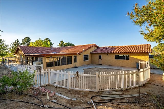 31817 Saint Anne Drive, Llano, CA 93544