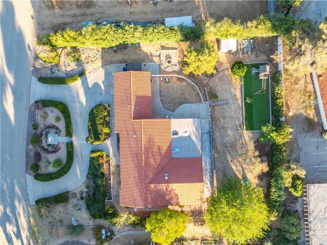 31817 Saint Anne Drive, Llano, CA 93544