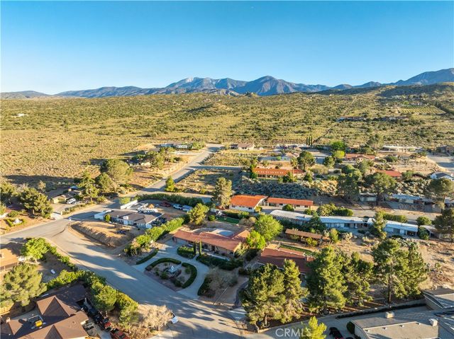 31817 Saint Anne Drive, Llano, CA 93544
