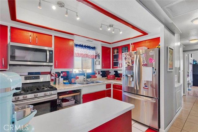 18492 Hinton Street, Hesperia, CA 92345