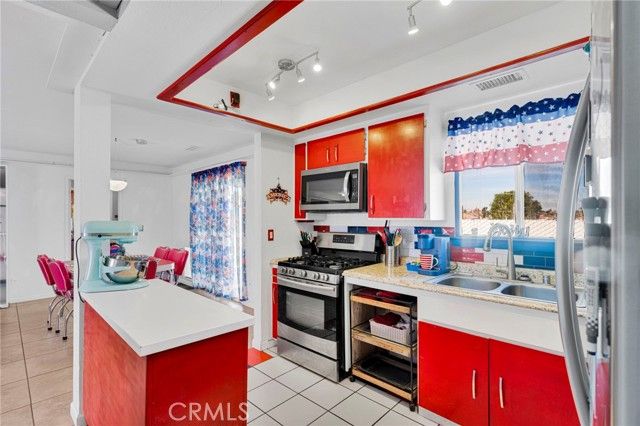 18492 Hinton Street, Hesperia, CA 92345