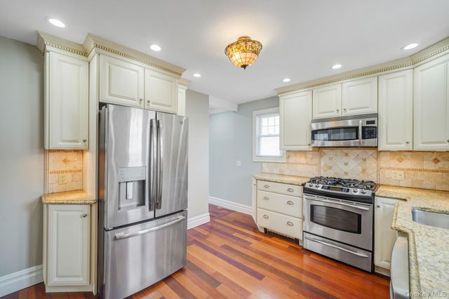 191 Smith Avenue, Islip, NY 11751