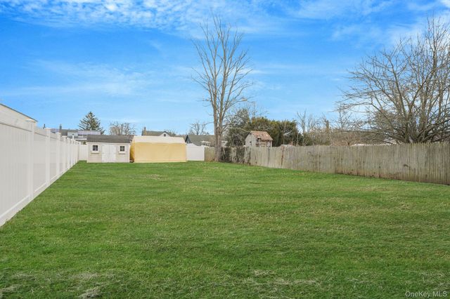 191 Smith Avenue, Islip, NY 11751