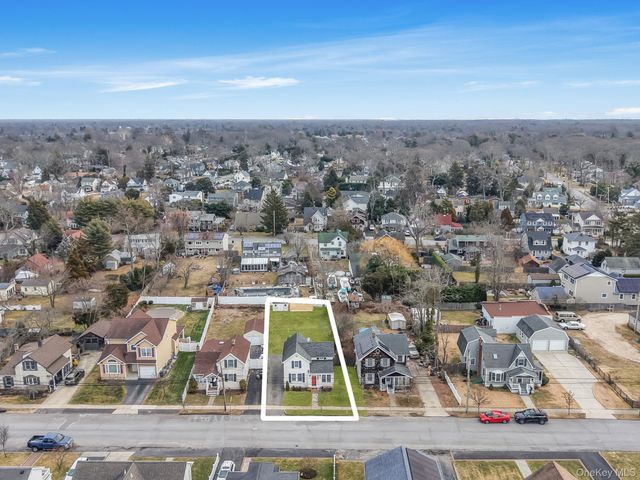 191 Smith Avenue, Islip, NY 11751