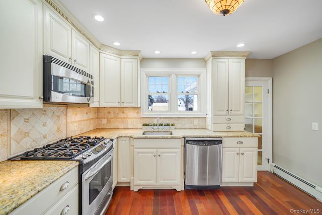 191 Smith Avenue, Islip, NY 11751