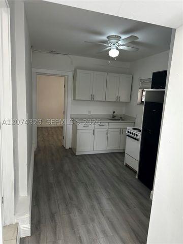 100 SW 18th Ct 2, Miami, FL 33135