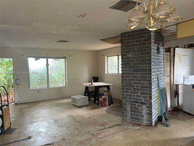 9660 Dominican Dr, Cutler Bay, FL 33189